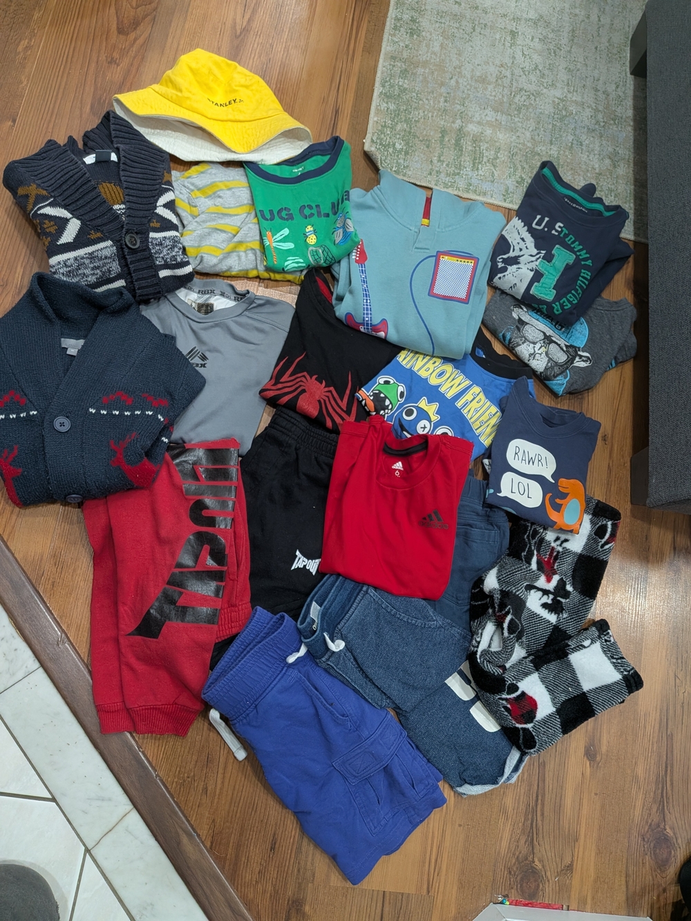 Lot Of 19 Pcs Kids Assorted Clothing Lot (4-6 Years Old)